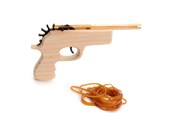 Holzspielzeug - Playwood Wooden Gun with Elastic Band - RS731