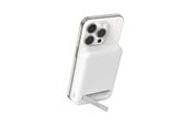 Handys - Adapter und Ladegeräte - Belkin 8k Qi2 MagSafe Compatible Powerbank with kickstand - BPD007BTWH