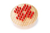 Brettspiele - Bigjigs Mini Solitaire Wooden Game - BJ156