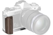Foto & Video Zubehör - SmallRig 5563 L-Shaped Mount Plate with Wooden Handle for OM SYSTEM OM-3 - 5563