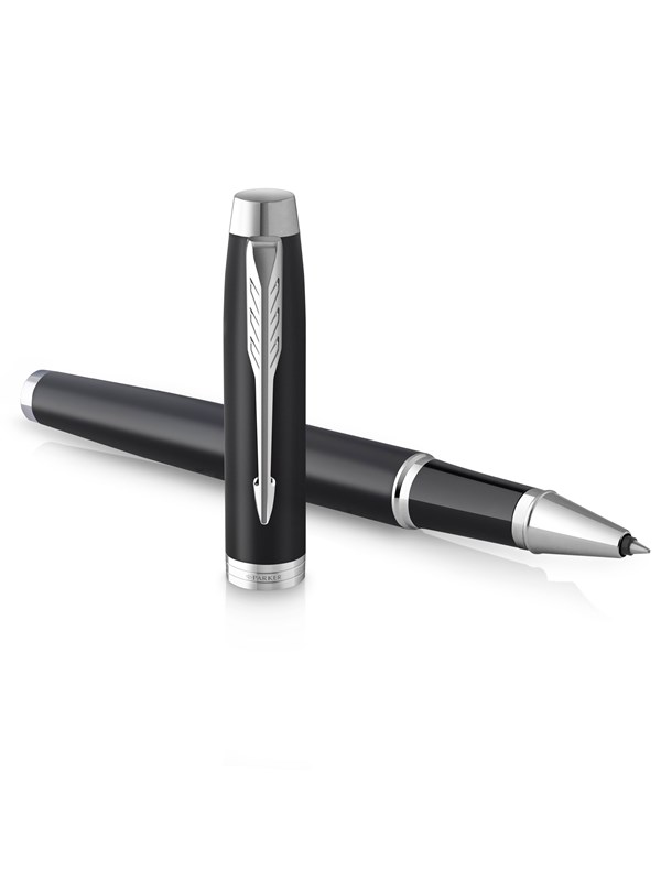 Parker IM Rollerball | Mattschwarz mit Chrom-Zierteilen | feine Spitze mit schwarzer Tinte | Geschenkbox