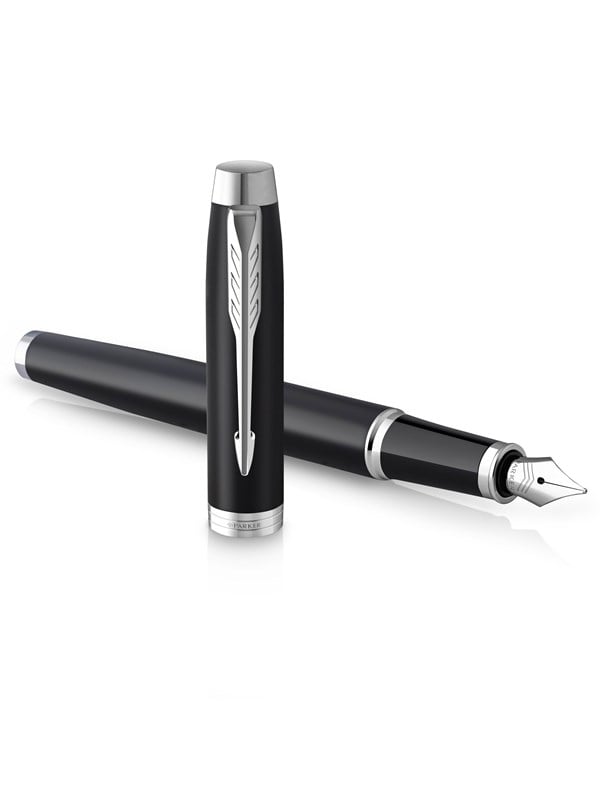 Parker IM Füller | Mattschwarz mit Chrom-Zierteilen | Füllfederhalter mit feiner Feder und blauer Tinte | Geschenkbox