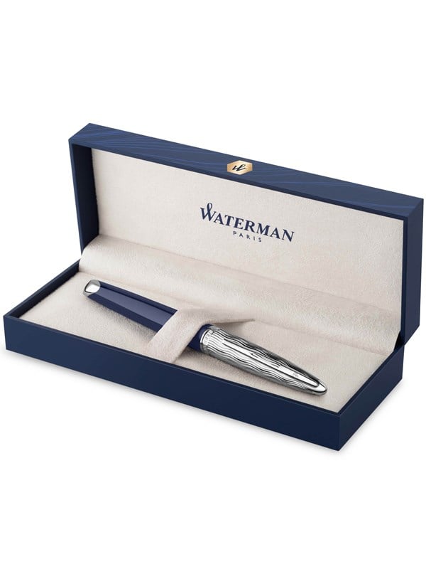 Waterman Carène Füller | Metall und blaue Lackierung | ziselierte Kappe | mittlere Feder aus 18-Karat-Gold | blaue Tinte | Geschenkbox