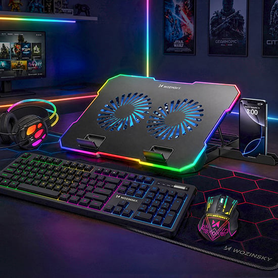 Wozinsky Gaming-Setup mit RGB-beleuchtetem Laptop-Kühler, Tastatur, Maus, Headset und Mauspad in dunklem Raum